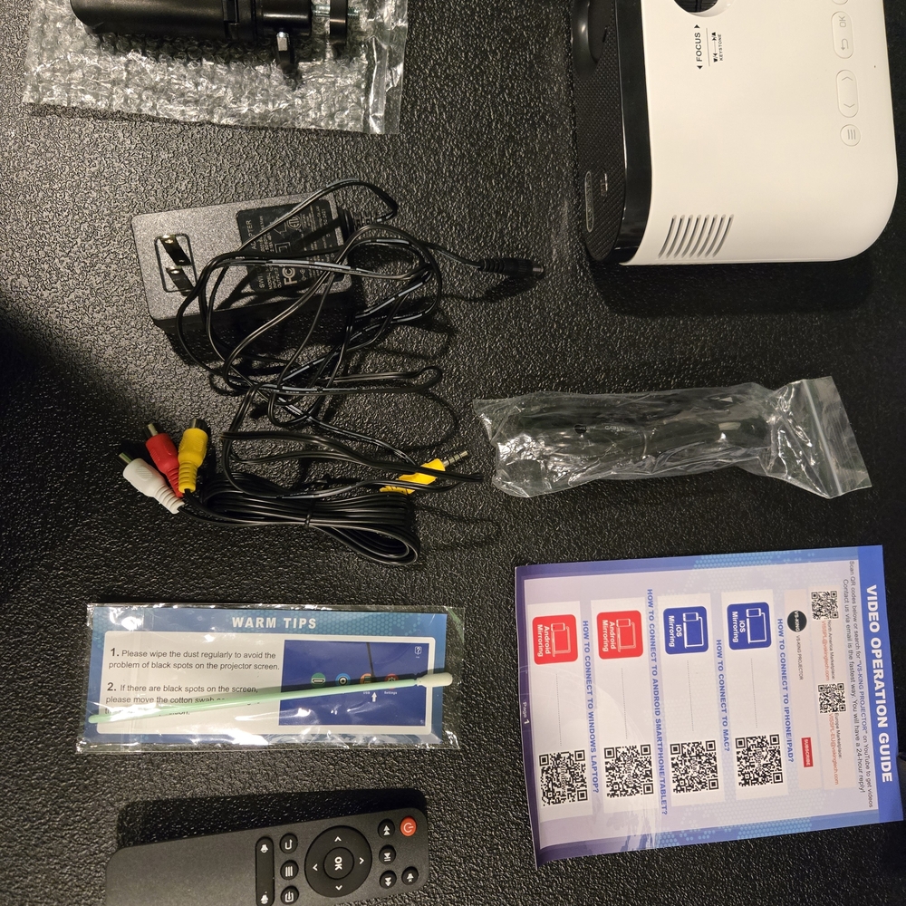 VISSPL Mini Projector with Tripod - Picture 6 of 11